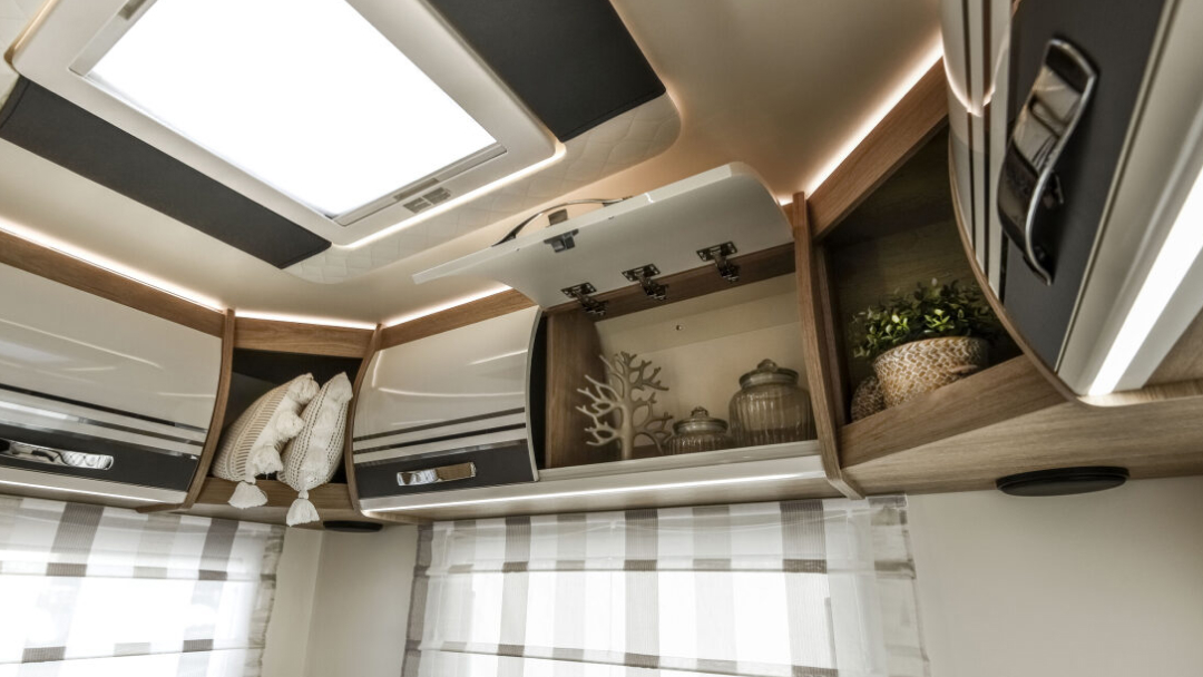 storage areas in Roller Team Auto Roller 746