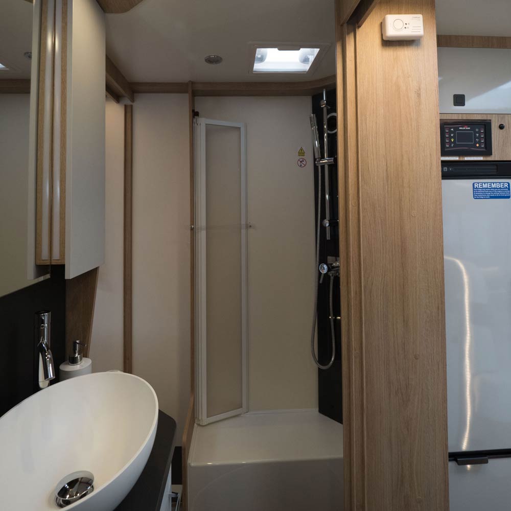 Nautilus Retractable Shower Doors For Rv Stoett Industries Shower Doors Shower Remodel Tub To Shower Remodel