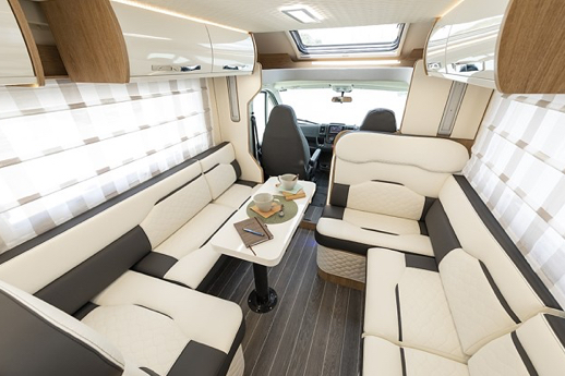 Auto-Roller 707 Dinette