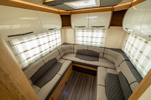 Auto-Roller 746 lounge