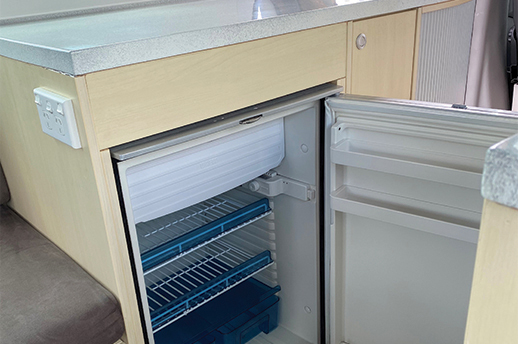 Getaway V694 fridge