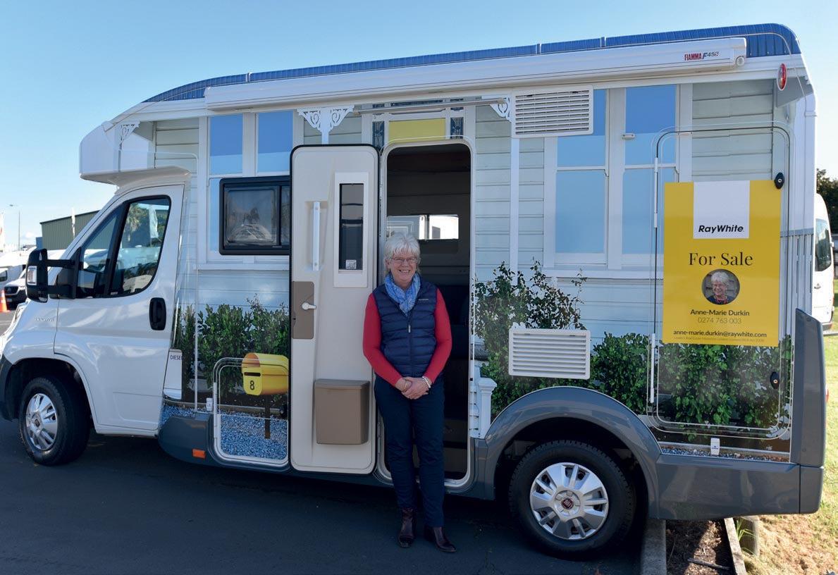 An Eye-Catching “Motorhome Office” on the Roads of Martinborough